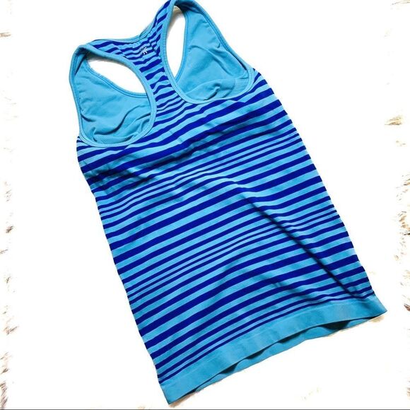 10/$25🦋 Athleta Blue Striped Racerback Tank - Size Small - Picture 6 of 8